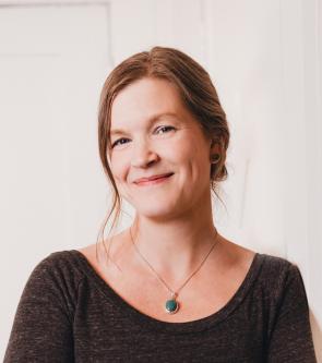 Holly Fitch, Financial Coach